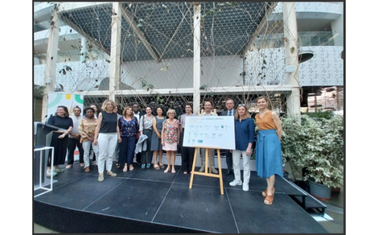 Photo de groupe apres la signature du CLS Boreaux métropole deanvt l'hotel Bordeaux Métropole