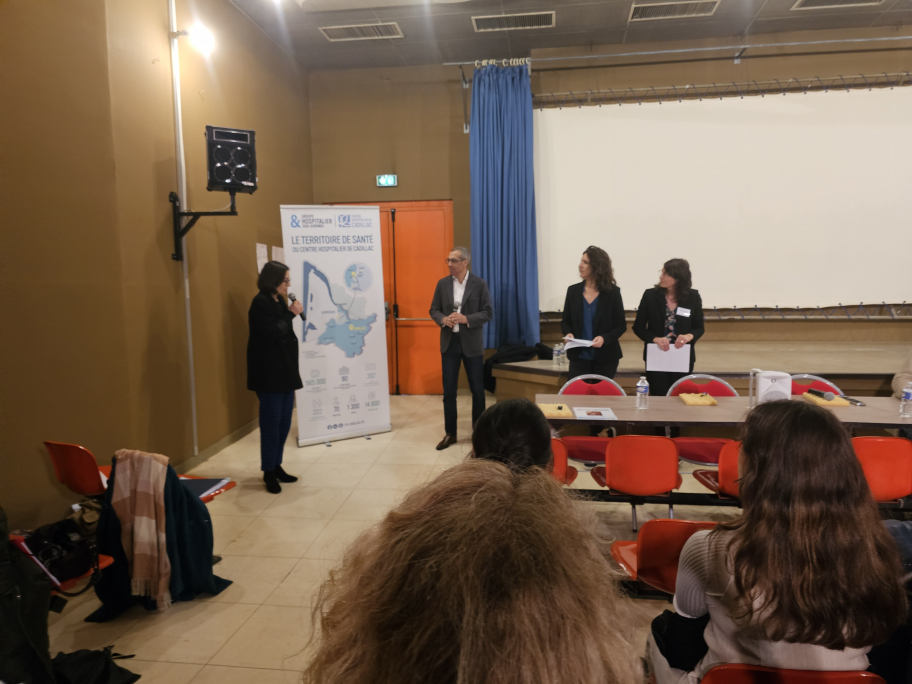 Prise de parole en début de journée, collège des psychologues, journée Aller vers l'autre