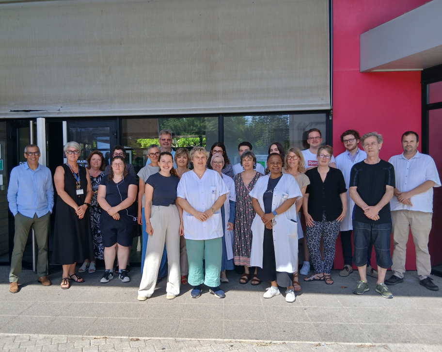 Photo des équipes de la Clinique d'Ornon et de l'Equipe de Consultations Ambulatoires
